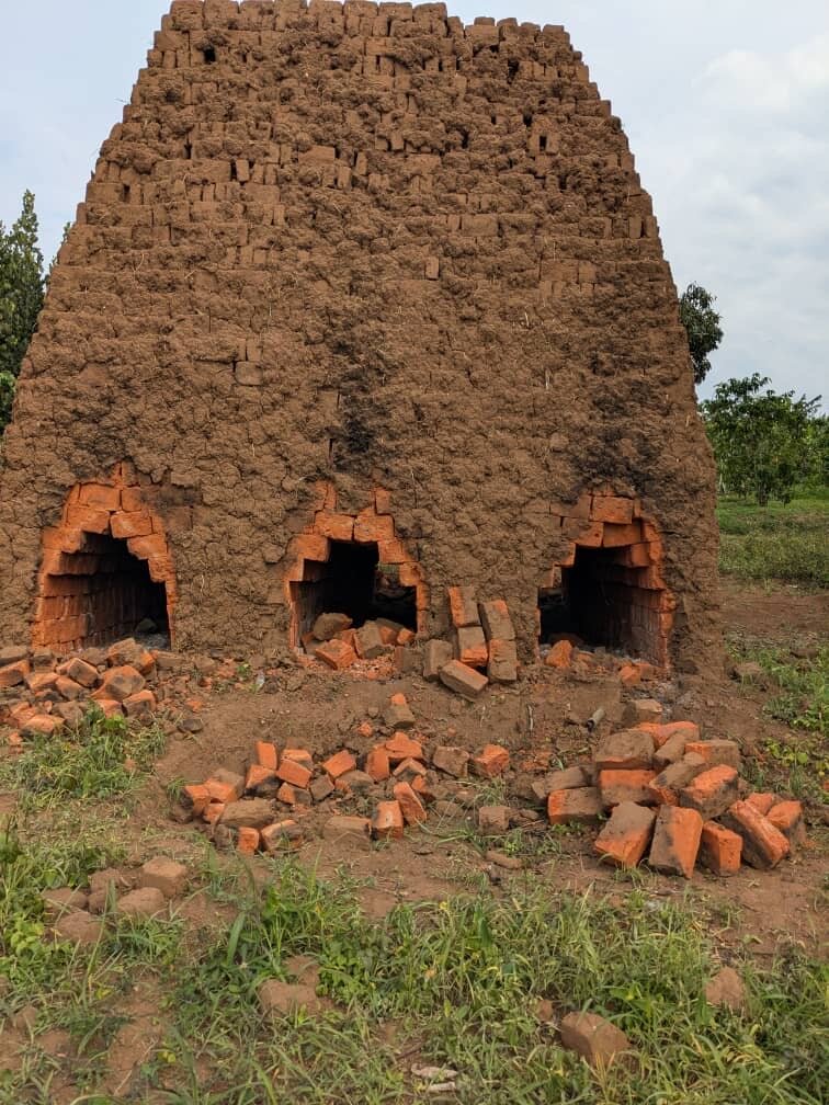 Poor children in Uganda need school