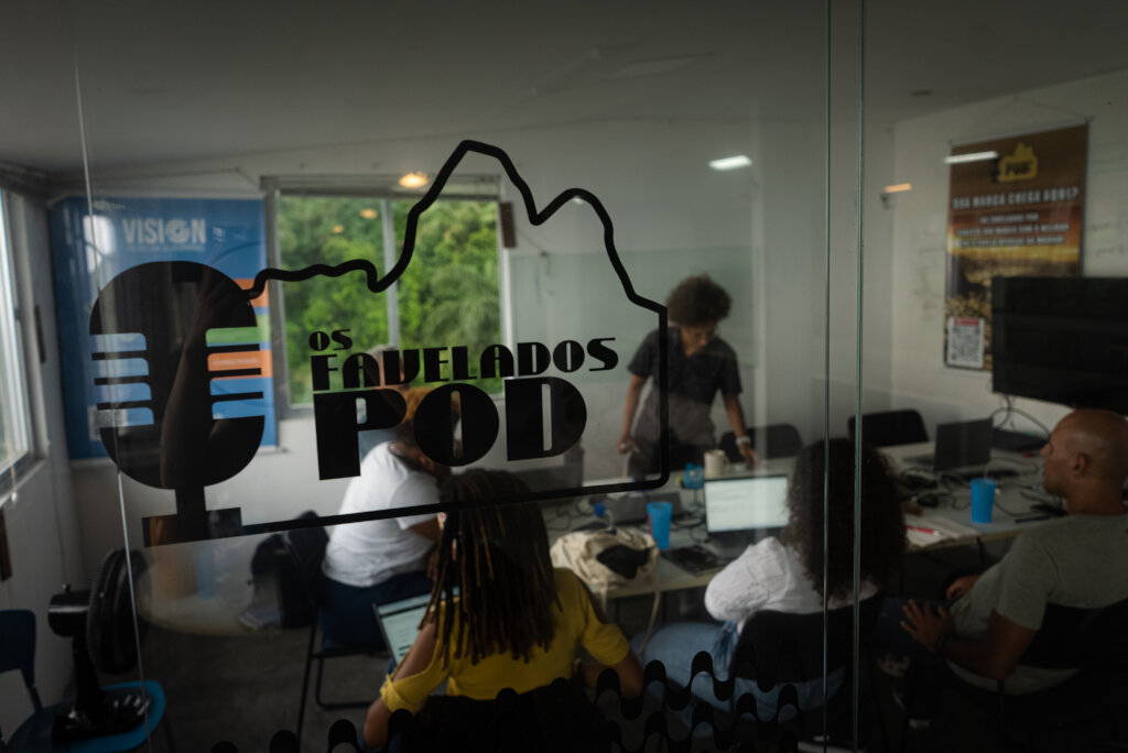 Support tech-workspace for social projects in Rio