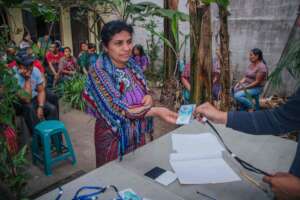 Health to those who weave tradition