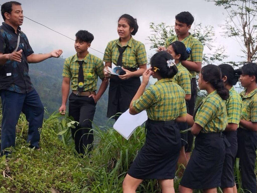 Educate 94 Students in Remote Bali Mountain School