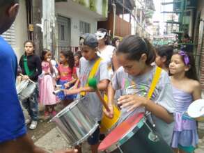 Bloco da Arca - playing at Carnival