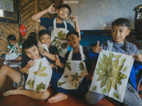 Discovering Finger Painting at Begawan LC