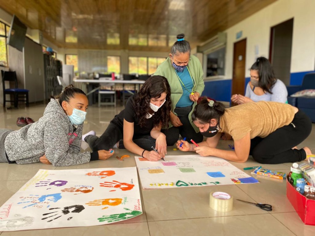 Help Women in Costa Rica Overcome Addiction