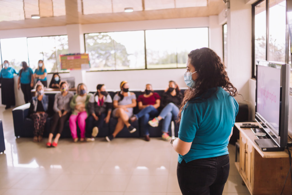 Help Women in Costa Rica Overcome Addiction