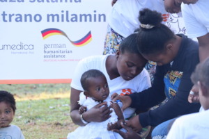 measuring children for malnutrition