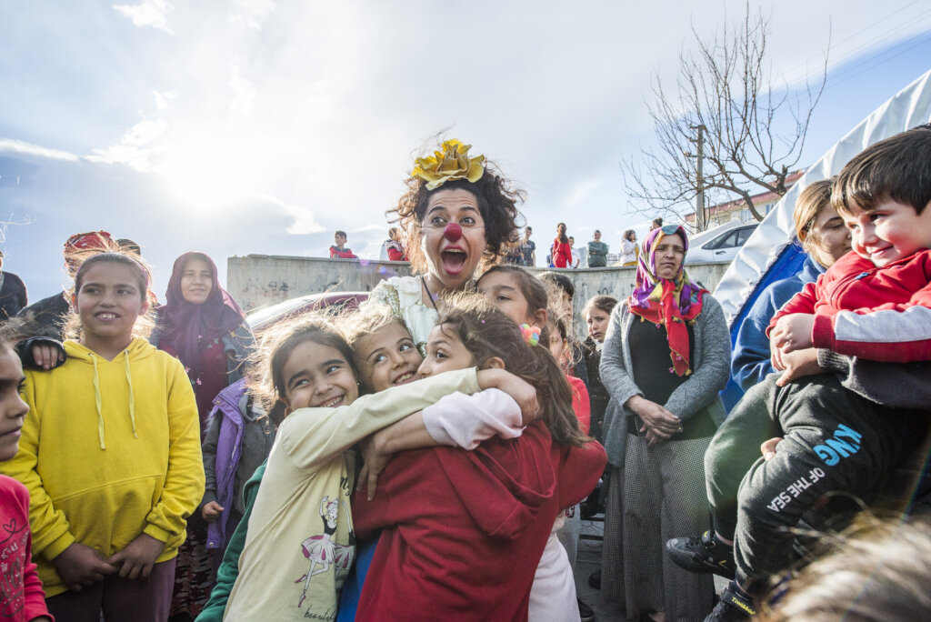 Relief through art and laughter in Lebanon