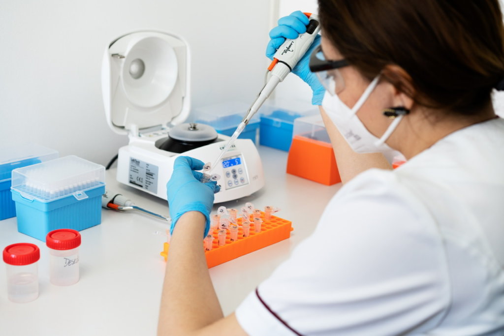 Helping our elderlies while they get vaccinated