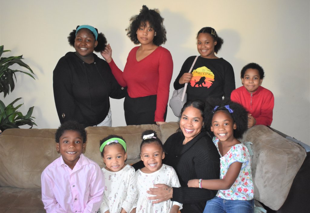 Help a Single Atlanta Mother Clothe Her 8 Kids