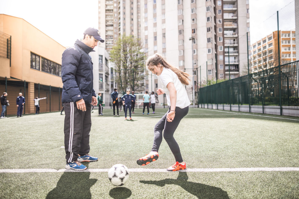 Support the integration of 50 disadvantaged youth