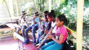 Free artistic training for 150 children in DR
