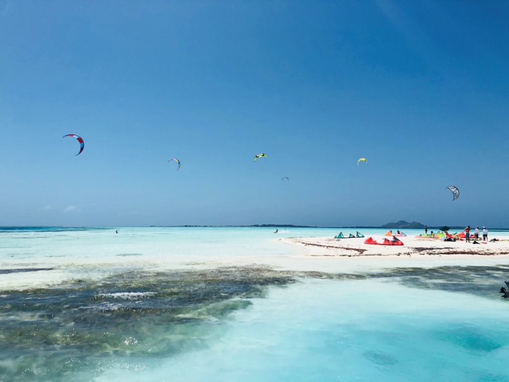 E-VEN : Evening the educational gap in Venezuela