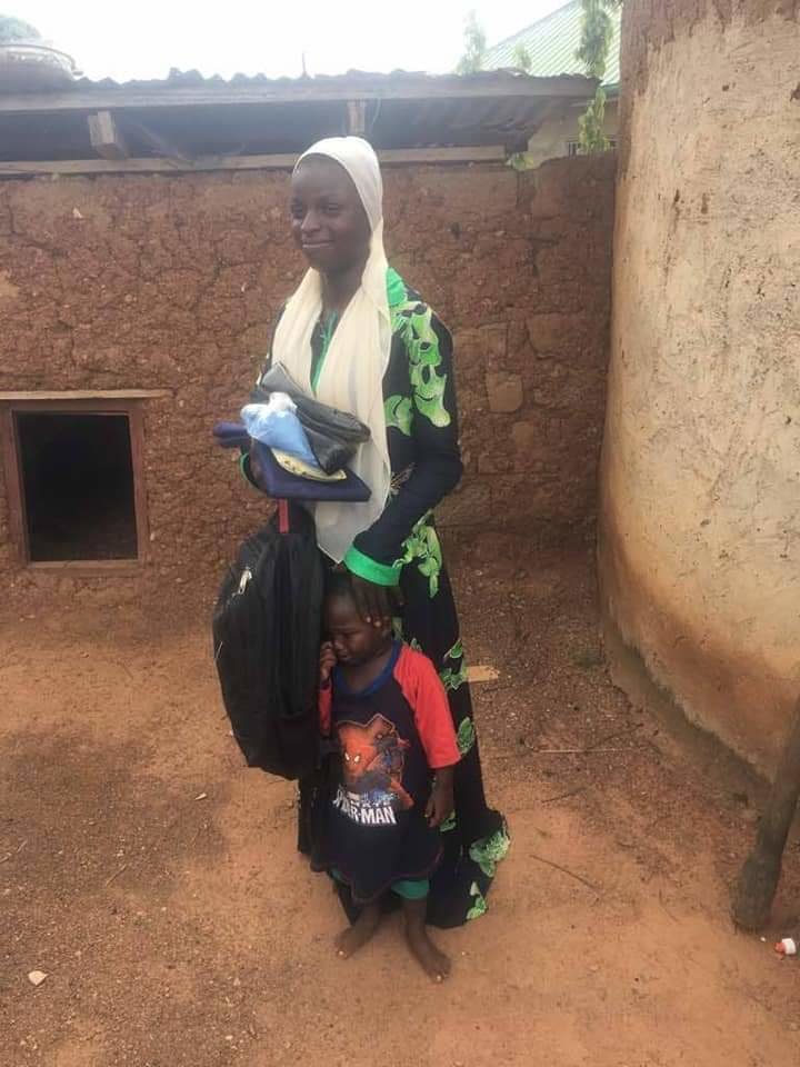 Give an education to 100 teenage mothers in Ghana