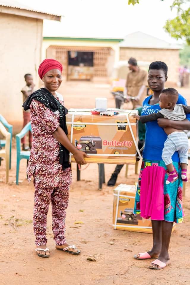 Give an education to 100 teenage mothers in Ghana