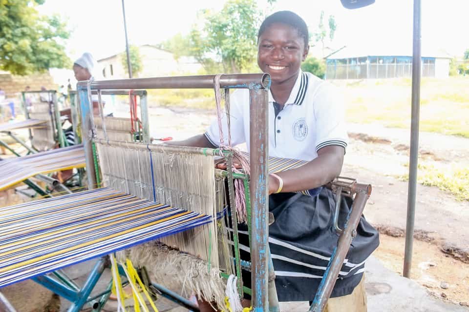 Give an education to 100 teenage mothers in Ghana