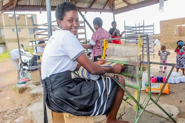 Give an education to 100 teenage mothers in Ghana