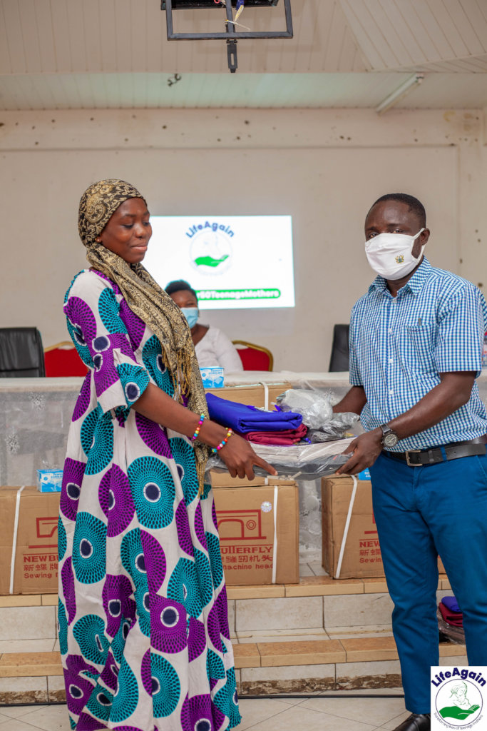 Give an education to 100 teenage mothers in Ghana