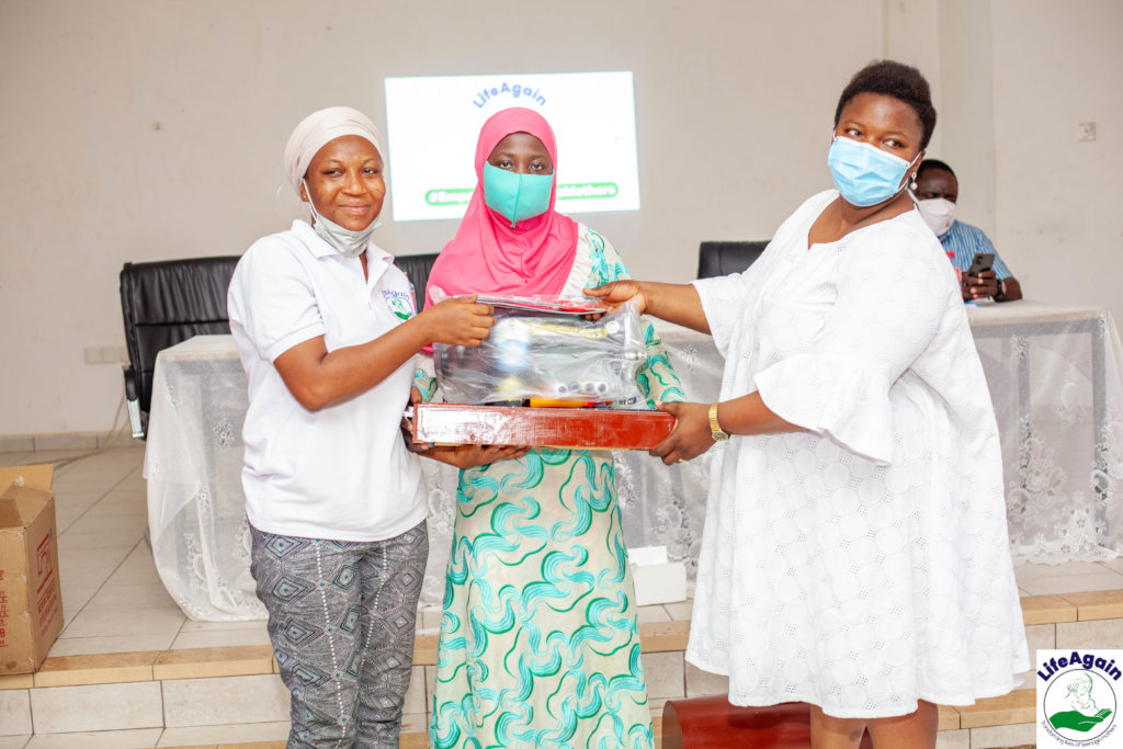 Give an education to 100 teenage mothers in Ghana