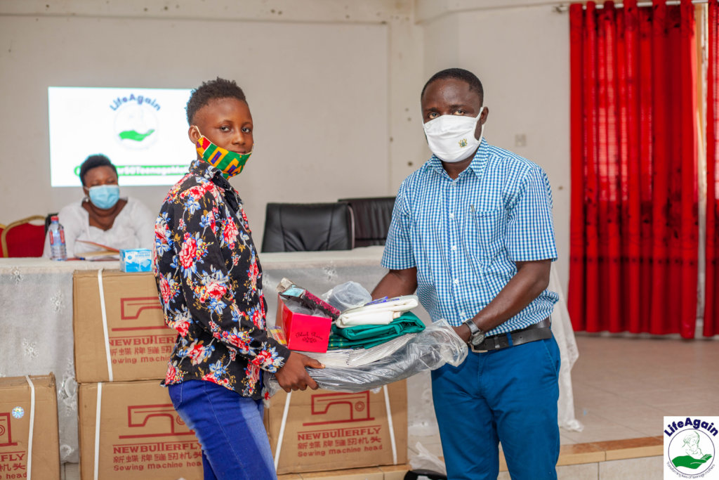 Give an education to 100 teenage mothers in Ghana