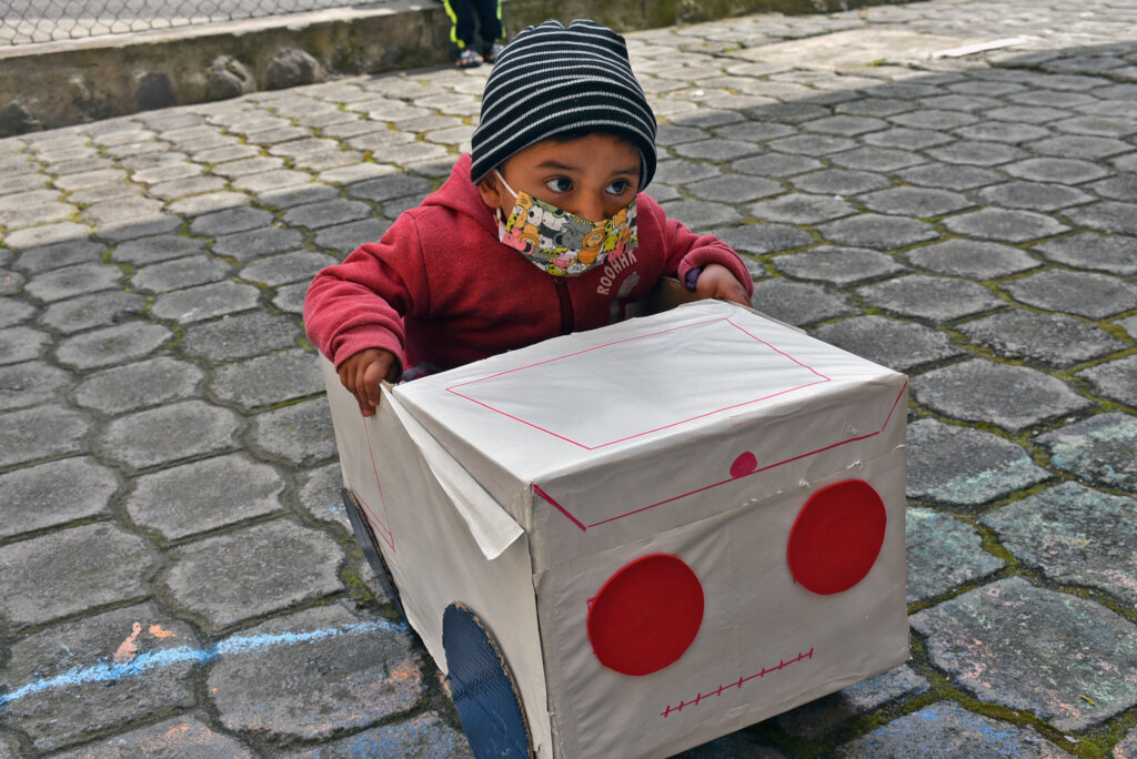 Educate and empower 200 kids at-risk in Ecuador