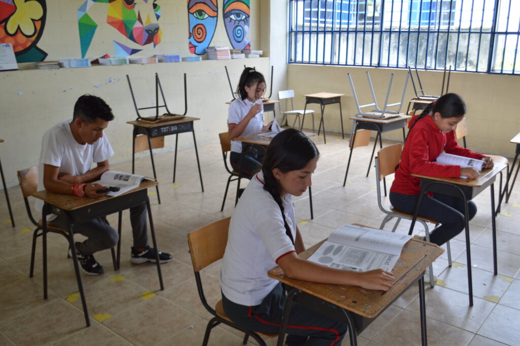 Rural students in Calarca, Colombia.