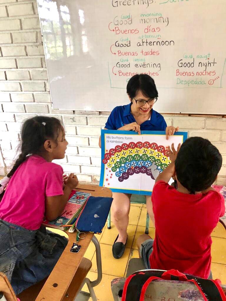 Clara Sofia giving English classes