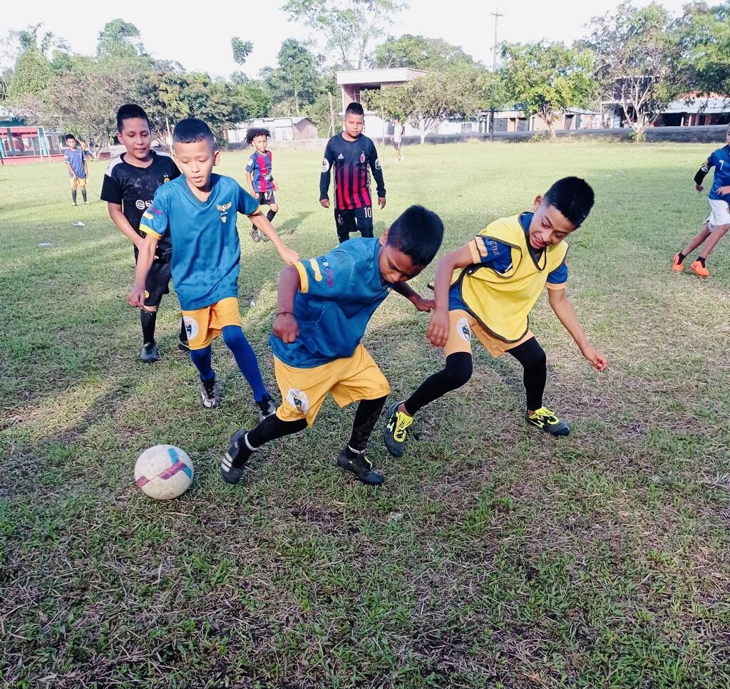 EDUCATION & SPORTS FOR KIDS IN COLOMBIAN WAR ZONE