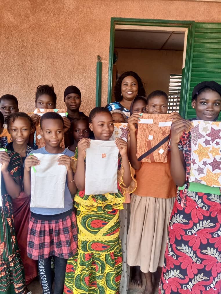 More girls with kits