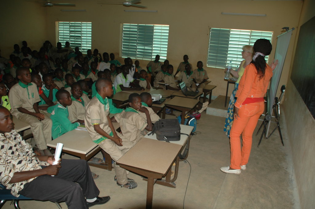 Proper menstruation protection for 2000 poor girls