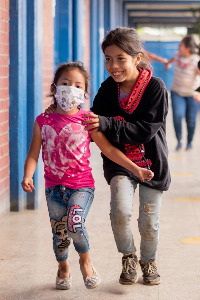 Give scholarships to poor students in Guatemala