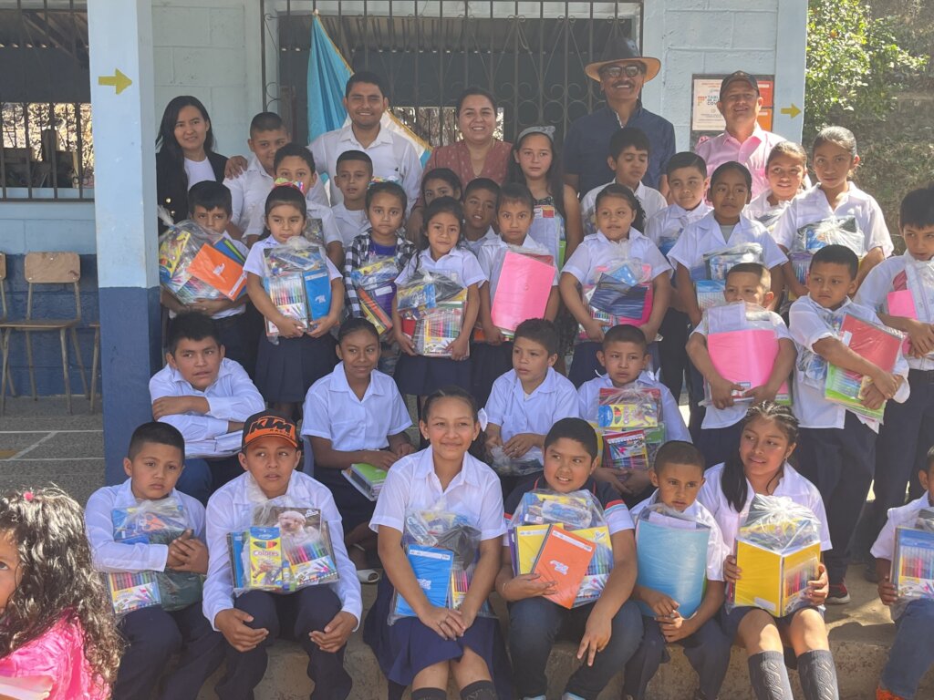 Give scholarships to poor students in Guatemala
