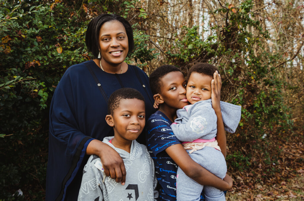 Free Family Photos for Refugees/Disaster Survivors