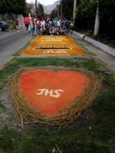 Youth Club with their finished alfombra