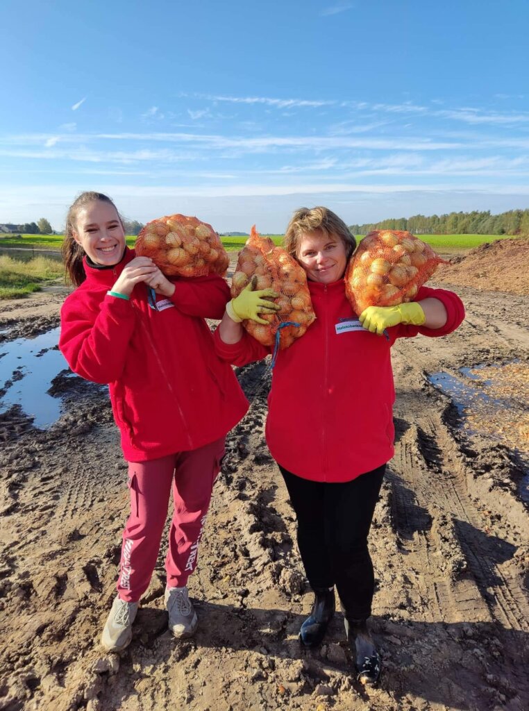 500 t of food: saved from wasting, given to poor