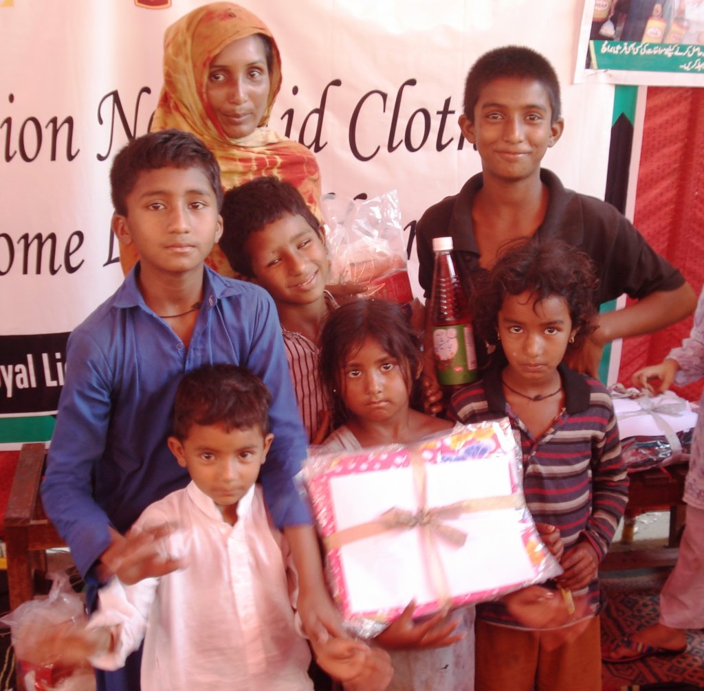Donate for Eid clothes to 200 homeless children