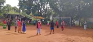 Girls Frisbee Circle