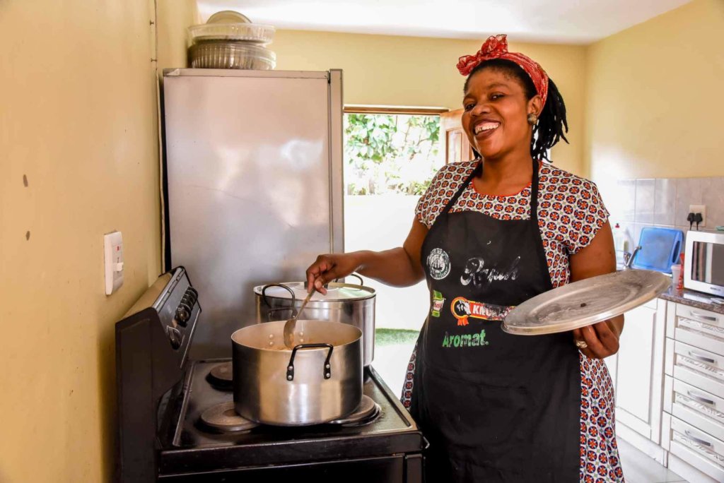 Support street-connected girls & women in Tanzania