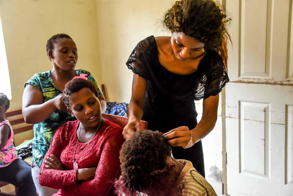 Support street-connected girls & women in Tanzania