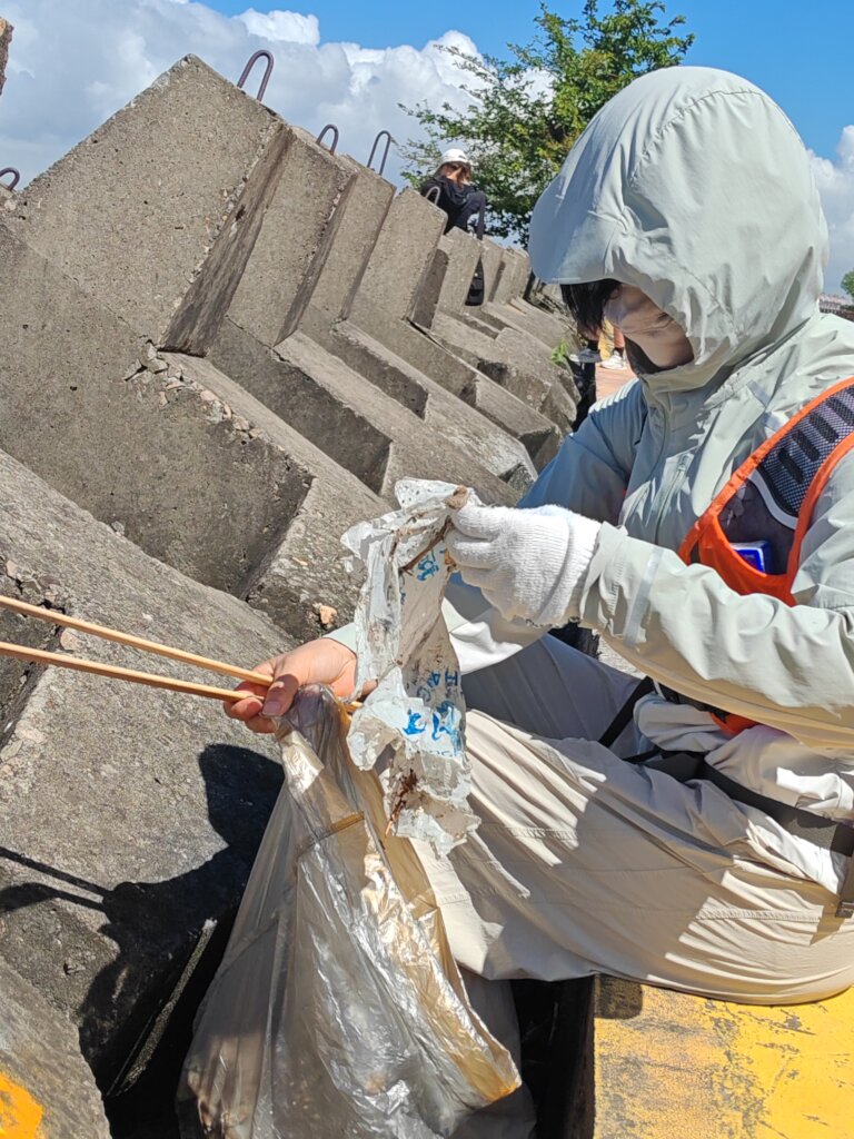 Coastal Cleanup in China
