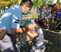 Food distribution post-hurricane in Honduras