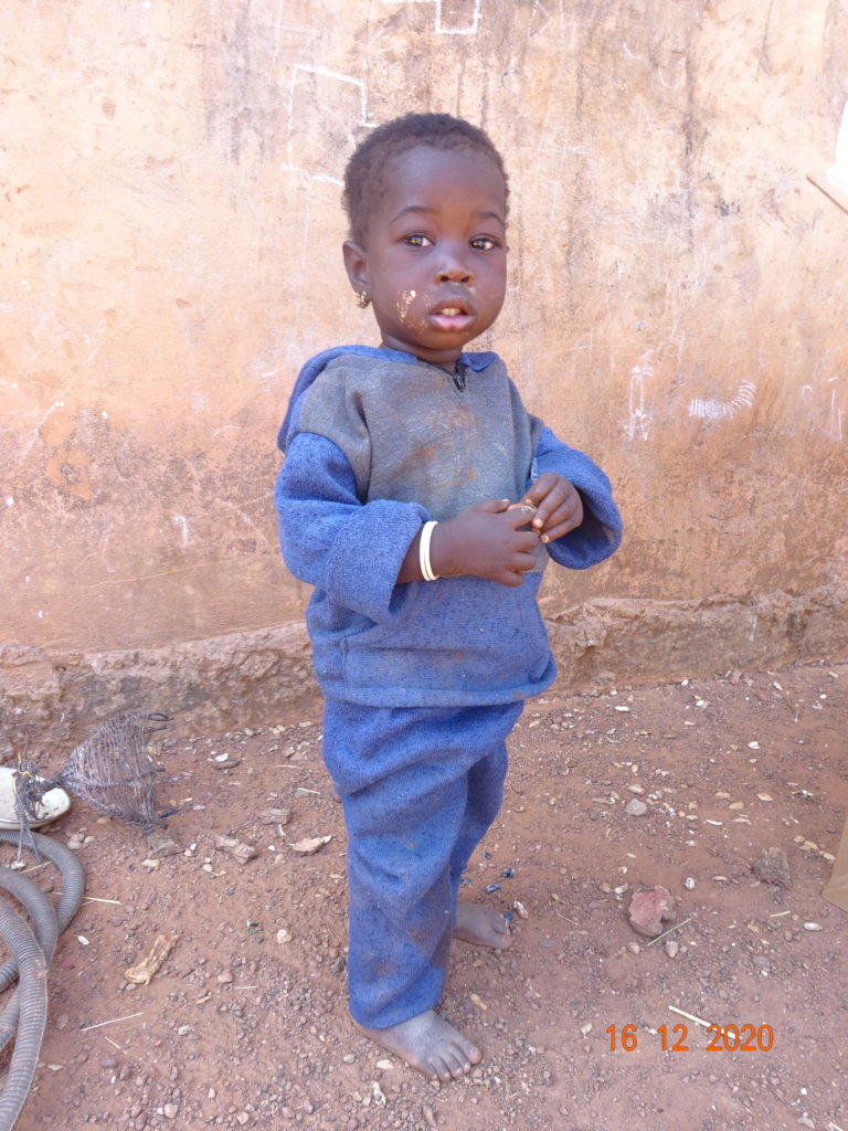 Free school fees for displaced children in Burkina