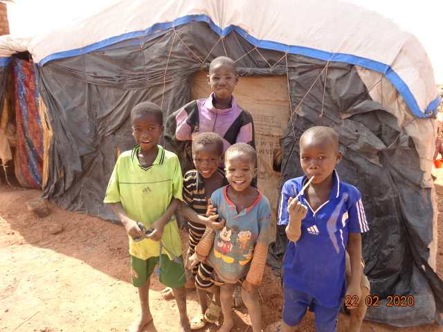 Free school fees for displaced children in Burkina