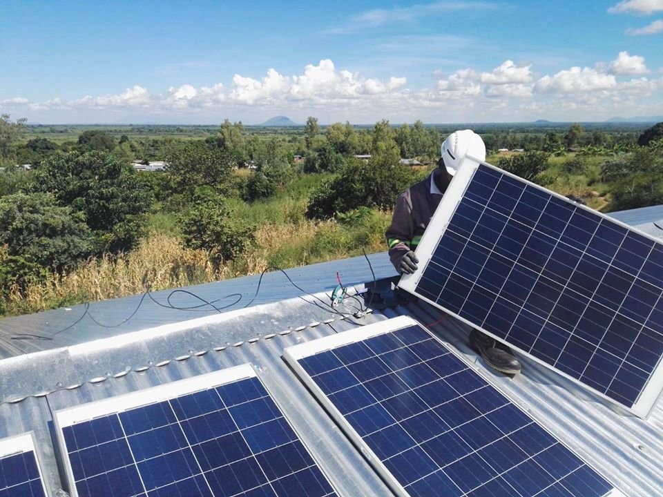 Solar powered e-learning center