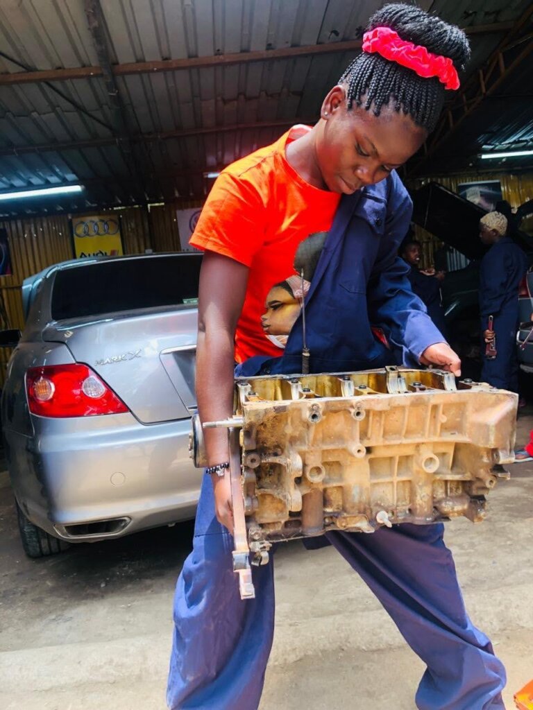 Training female car mechanics in Nairobi slum