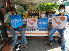 Distributed food packages to churchs