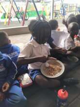 School feeding: full tummies, bright minds