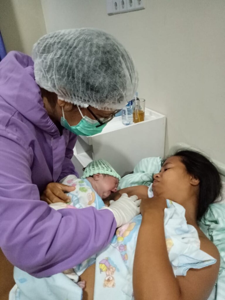 Help Women who Help Women thru Midwife Training