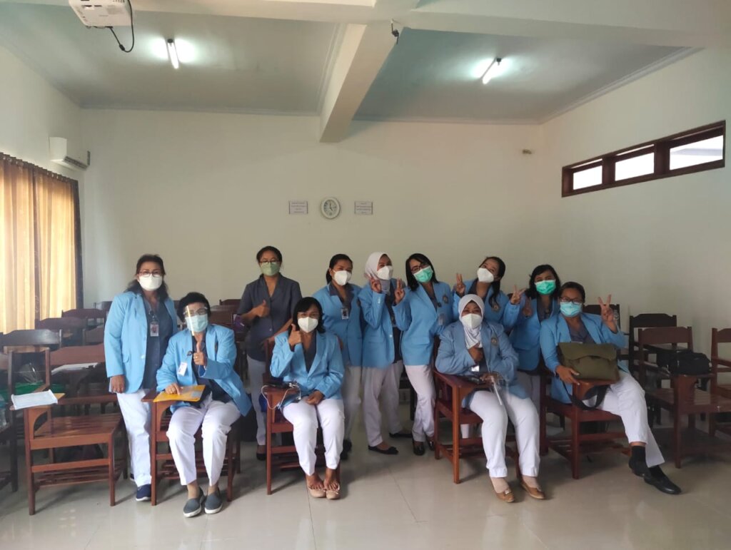 Help Women who Help Women thru Midwife Training