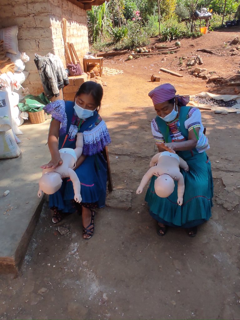 Community health in Chiapas: water and first aid