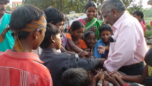 CHILDREN GAZING DISTRIBUTION MATERIAL