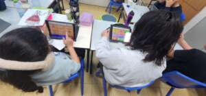 Kids using ipads